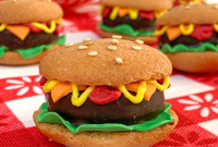 Nilla Wafer Hamburger Cookie Recipe: Mini Sandwich Cookies Tutorial