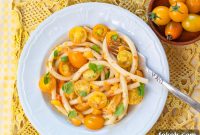Fresh No-Cook Heirloom Yellow Tomato Sauce with Pasta Recipe
