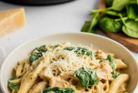 Creamy Spinach and Chicken Pasta Recipe for Dinner