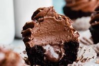 Nutella Chocolate Cupcakes with Cream Cheese Nutella Frosting