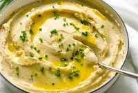 Quick Microwave Vegan Cauliflower Mash Recipe in 10 Minutes