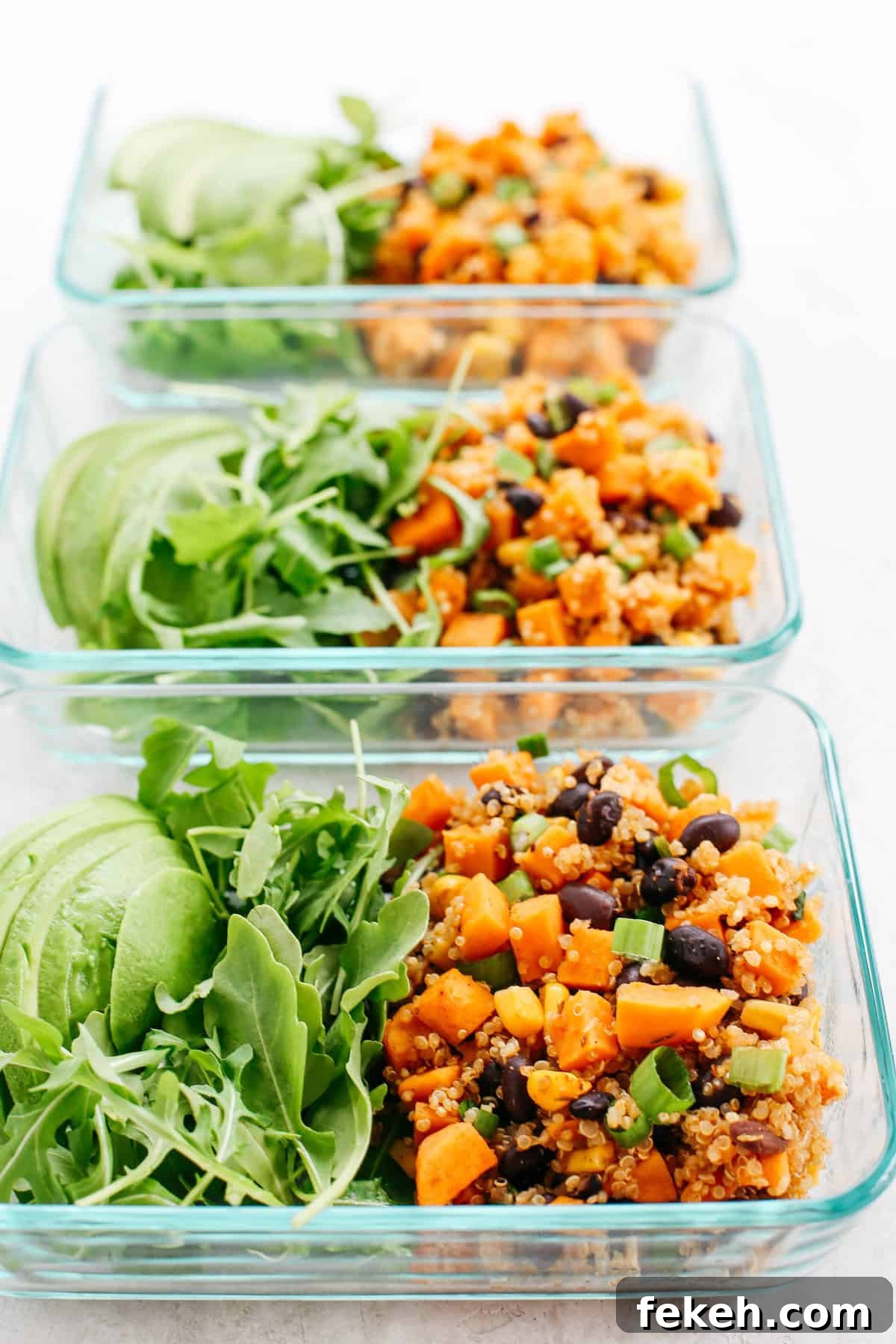 This Sweet Potato & Black Bean Quinoa Bake is healthy and delicious with all your favorite Mexican flavors easily baked together in a single casserole dish! #glutenfree #dairyfree #vegan #mealprep