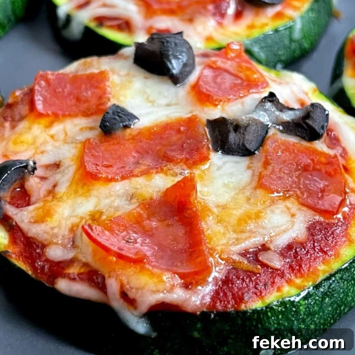 Air Fryer Zucchini Pizza Bites Recipe for Crispy, Low-Carb Snacks 3 zucchini-pepperoni-pizza-bite