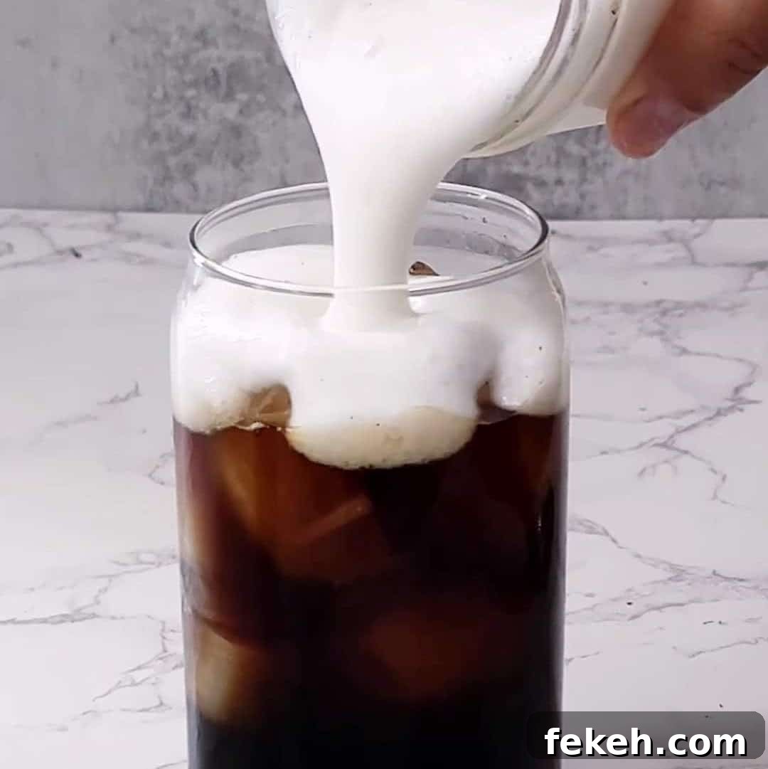 how to make sweet cream cold foam with frother step 4