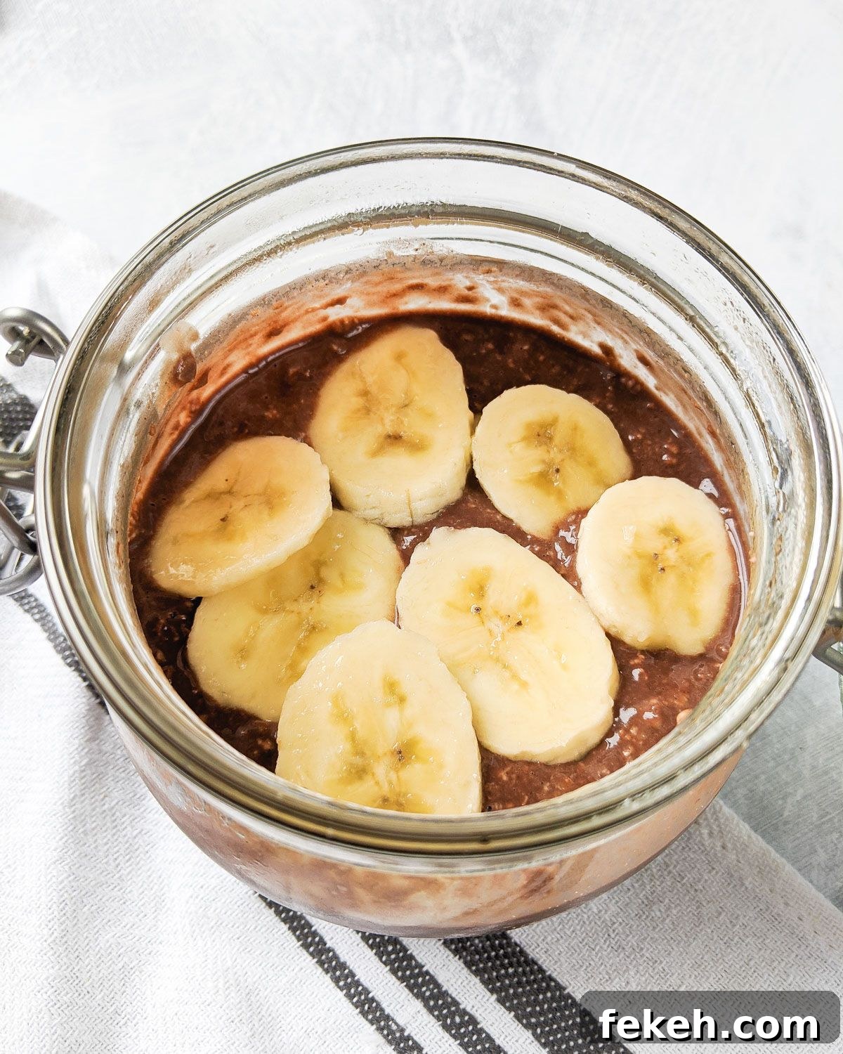 21 Quick High-Protein, High-Fiber Meals with 30g+ Protein 12 Chocolate Protein Overnight Oats with Banana