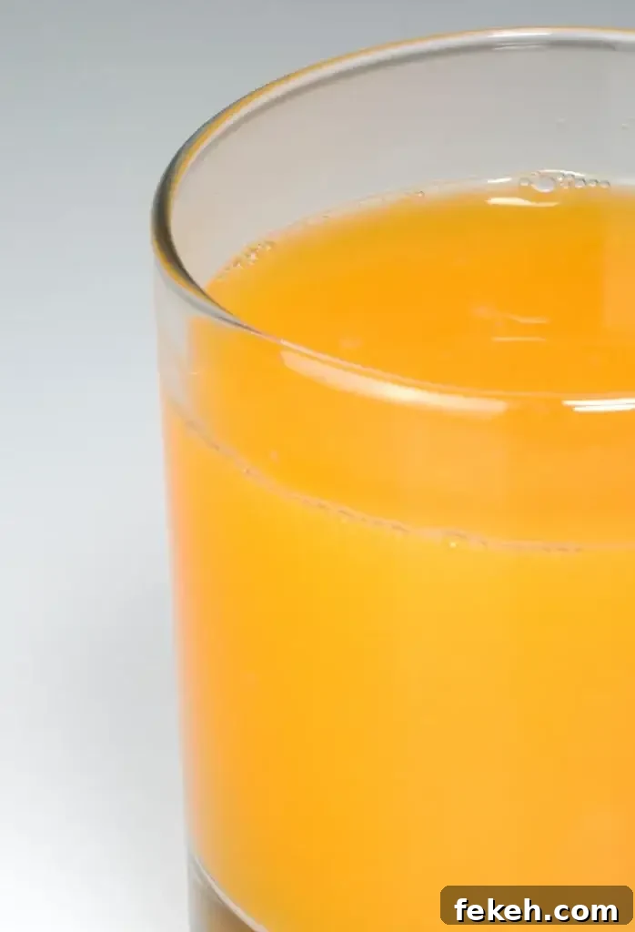 Cactus Cooler Cocktail Shot Recipe: Tangy Orange Pineapple Shooter 4 Mixing the shot