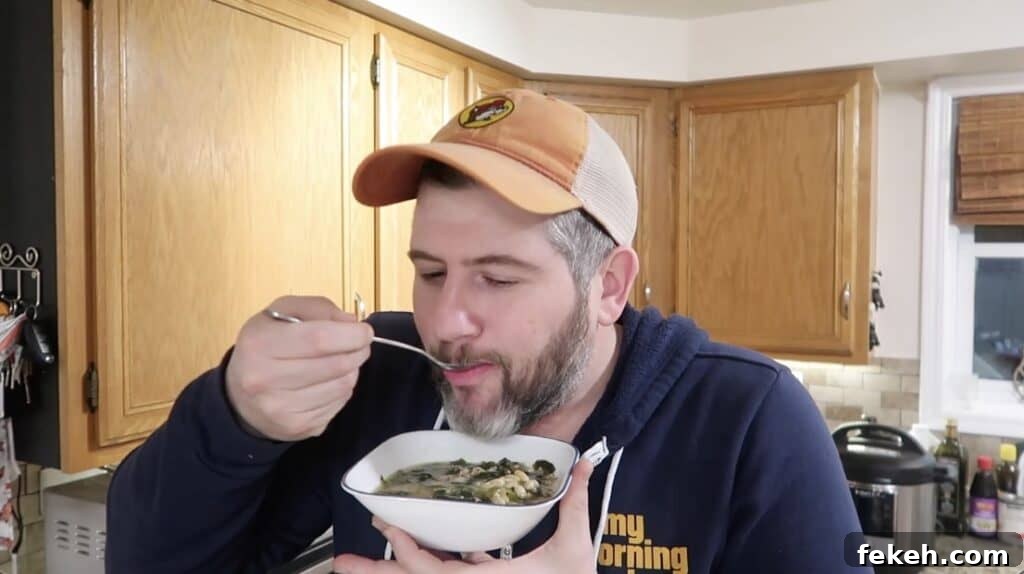 Instant Pot Escarole and White Bean Soup Recipe 25 img 30411 24