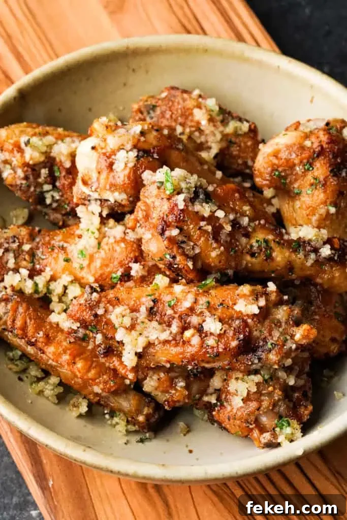 Crispy Garlic Parmesan Chicken Wings in the Air Fryer 2 air fryer garlic parmesan wings