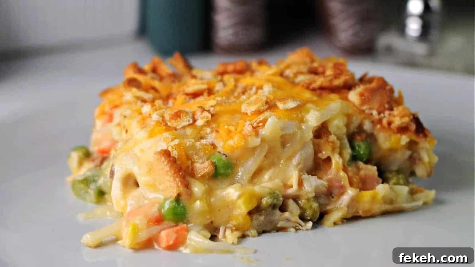 17 Irresistible Creamy Chicken Casseroles for Family Dinners 2 Chicken and Hashbrown Casserole
