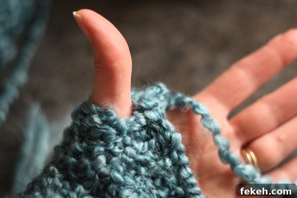 Loom-Knit Fingerless Gloves Tutorial for Homemade Knitting Loom 8 thumbhole homemade fingerless glove