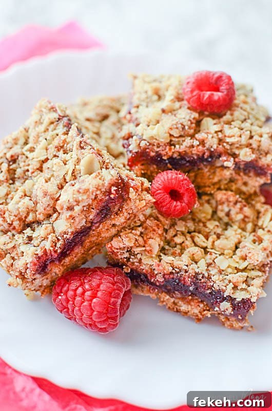 Gluten-free raspberry oatmeal bars - easy dessert recipe