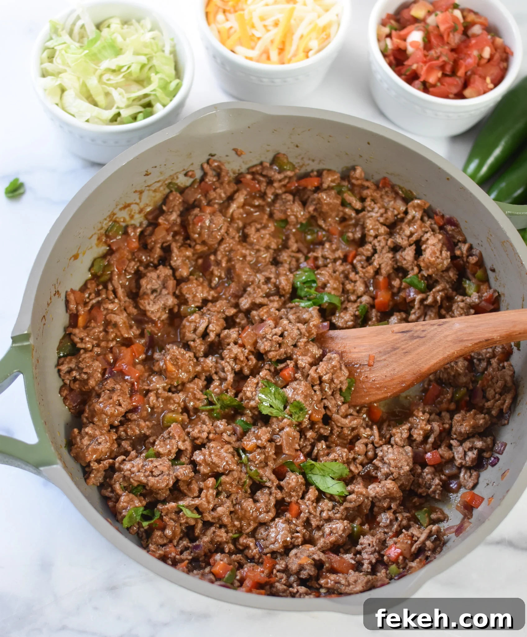 Taco Beef Sliders: Quick Party Sliders with Spicy Beef & Cheese 8 Taco Beef Sliders cooked beef mixture.