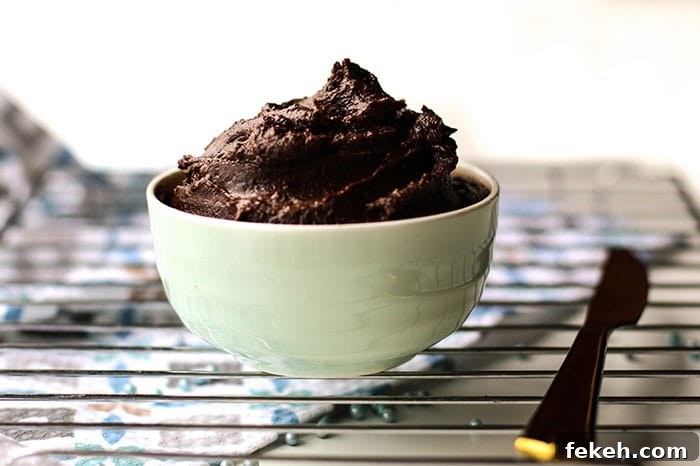 12 Clean-Eating Recipes You’ll Love from 2017 11 Healthy Chocolate Frosting / This rich and fudgy chocolate frosting is made with a base of sweet potatoes and is naturally sweetened.