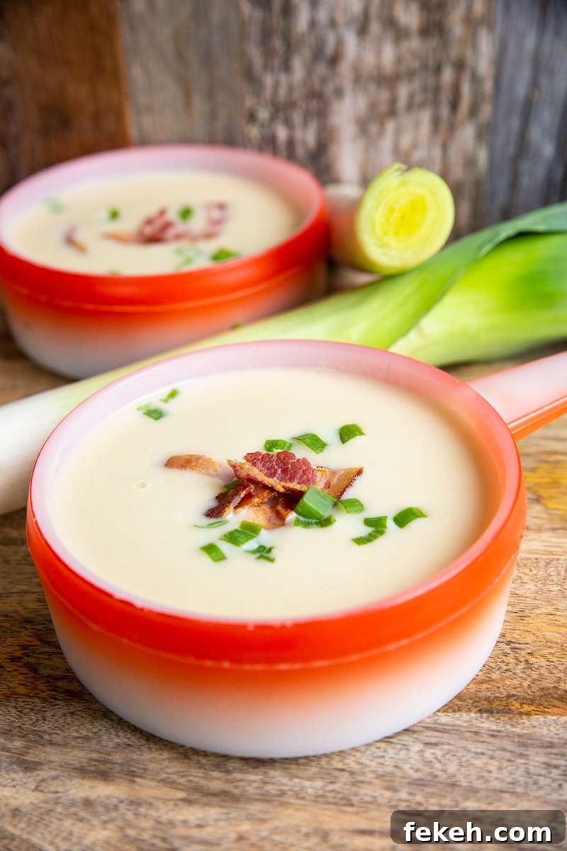 Low-Carb Instant Pot Leek and Cauliflower Soup Recipe 4 img 609 3