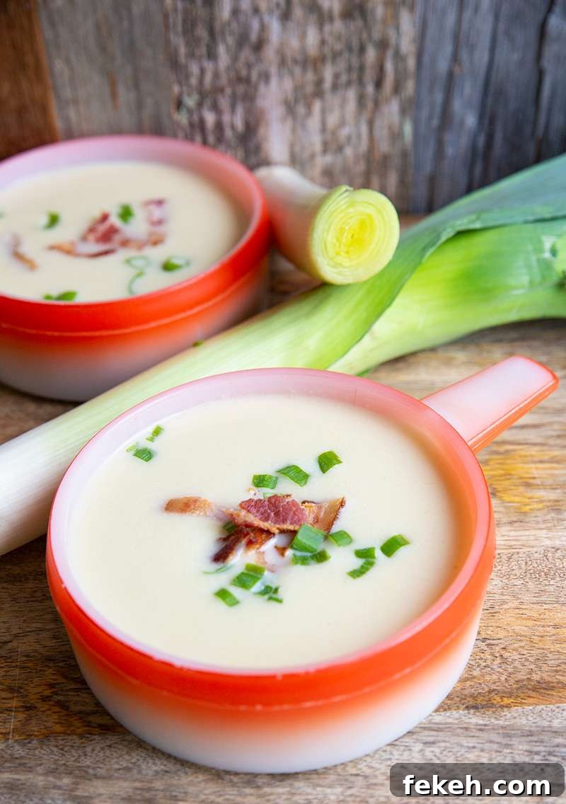 Low-Carb Instant Pot Leek and Cauliflower Soup Recipe 5 img 609 4