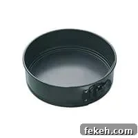 No-Bake Biscoff Cheesecake Recipe with Crunchy Cookie Crust 25 MasterClass Non-Stick Quick-Release Springform Cake Tin with Loose Base, 23 cm (9")