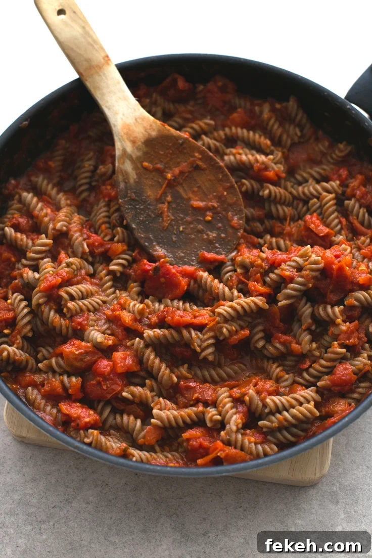 Spicy Arrabbiata Pasta Recipe: Quick Classic Tomato & Chili Dish 3 Pasta arrabiata - Pasta is comfort food and really easy to make. This recipe is so simple, but it tastes like heaven!