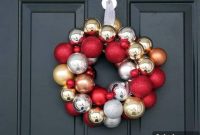 How to Make a Christmas Ornament Wreath